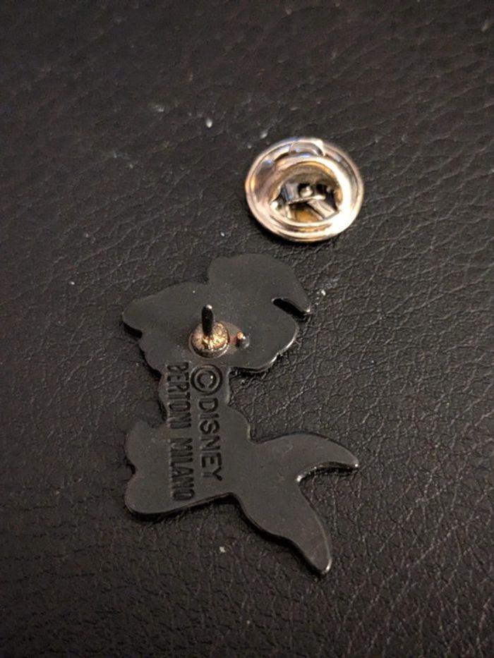 Pin's Disney Ariel Sirène signé Bertoni Milano - photo numéro 2