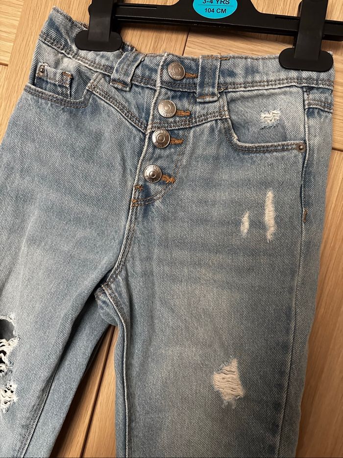 Jean mom bleu effet déchiré KIABI t.4ans - photo numéro 2