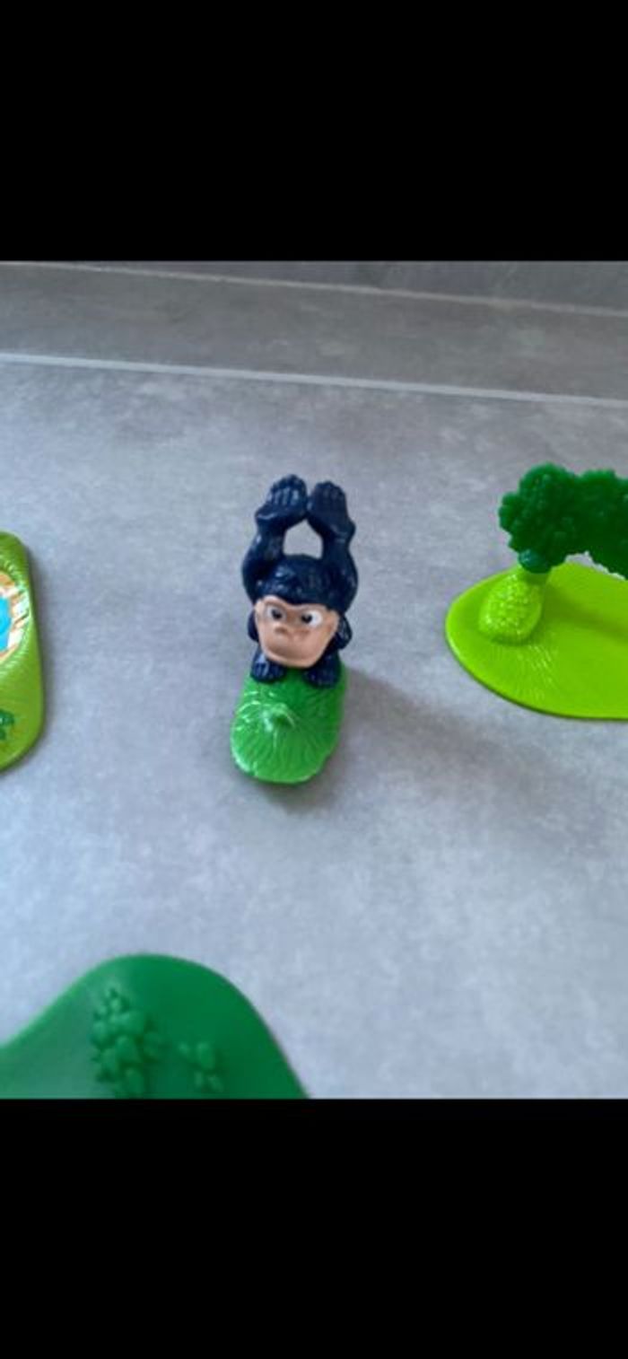 Singe avec sa verdure - photo numéro 4