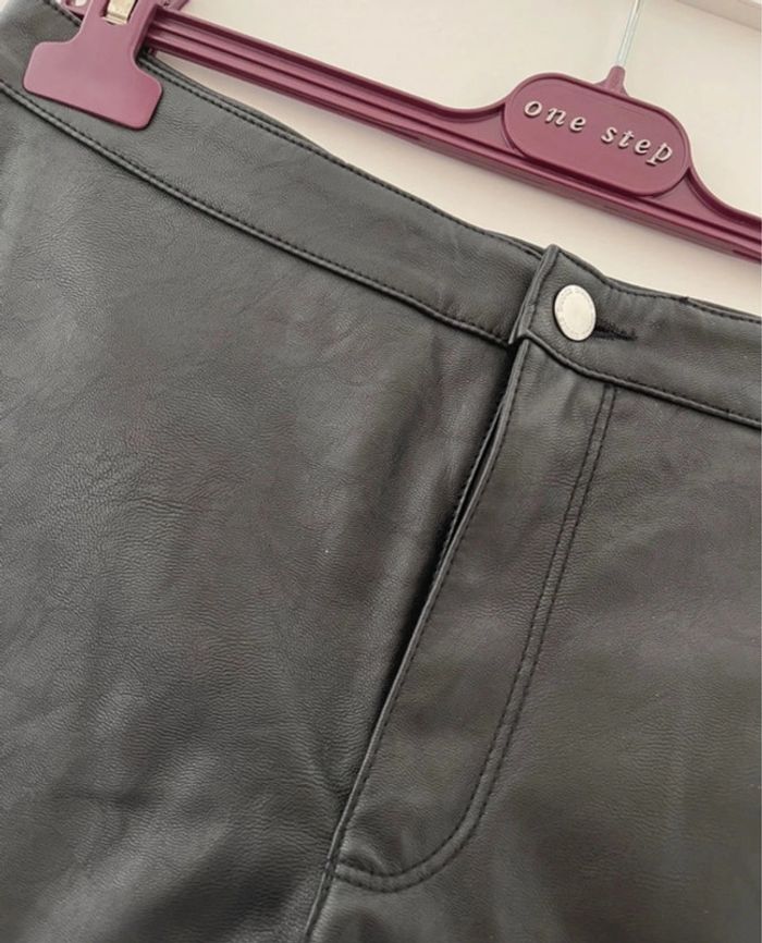 Superbe Short en simili cuir noir H&M neuf 🌸 40 - photo numéro 5