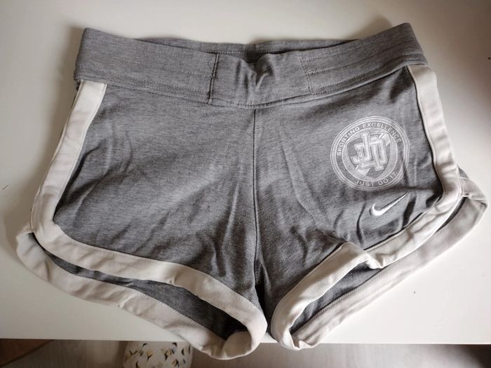 Short nike