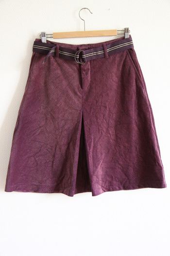 Jupe trapèze en velours côtelé couleur prune avec ceinture incluse