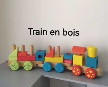 Train en bois