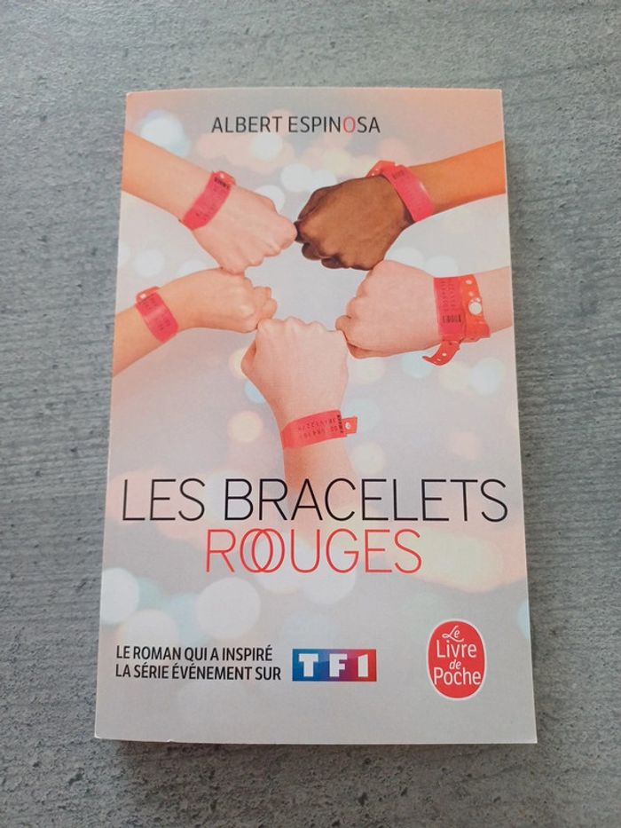 Les bracelets rouges