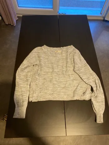 Pull hollister en très bon état gris