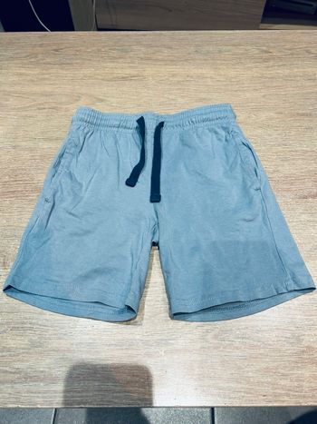 Short léger bleu ciel 6 ans 
