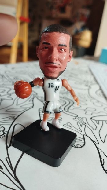 Petite figurine basketball NBA neuve Aldridge san Antonio Spurs