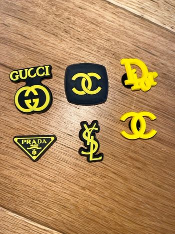 Lot 6 pin’s pour crocs 