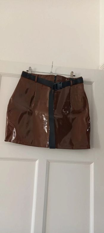 Jupe effet vynile brune missguided 38
