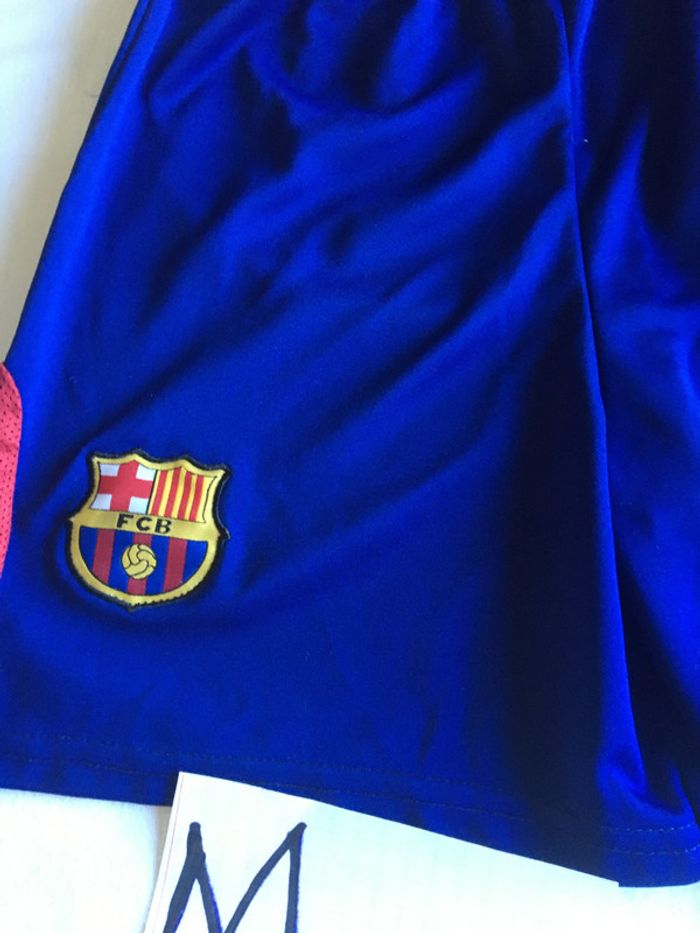 Short Foot Nike FCB - Taille M - 137/147 - photo numéro 2
