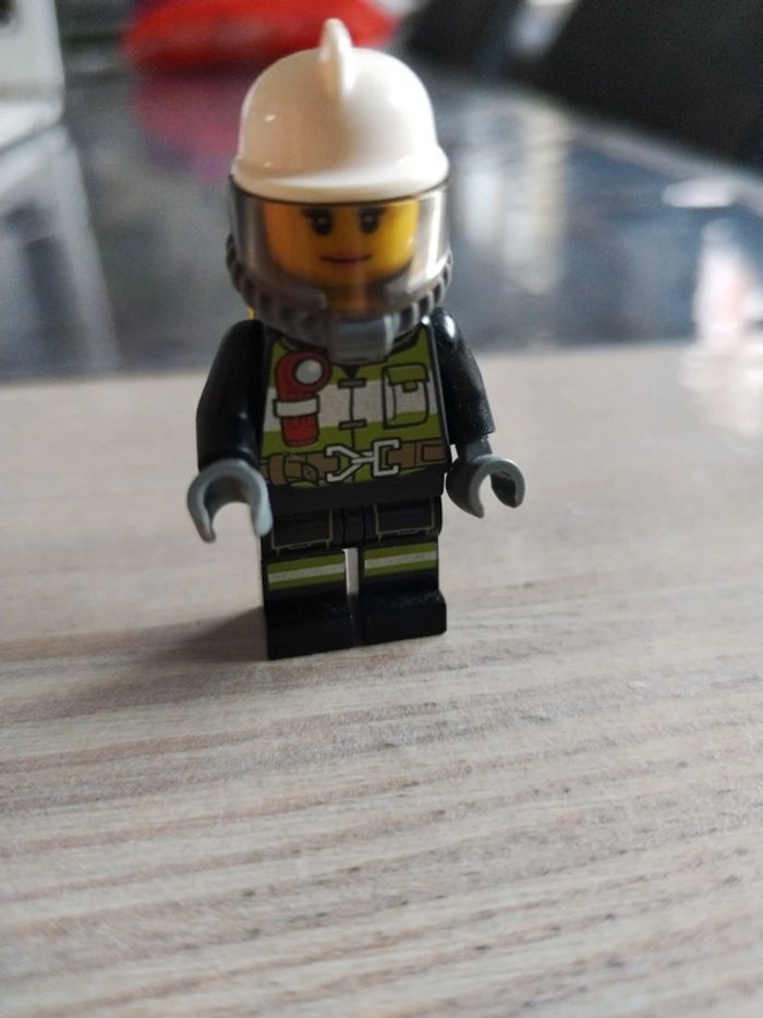 Lego minifig femme pompier cty0638 - photo numéro 2