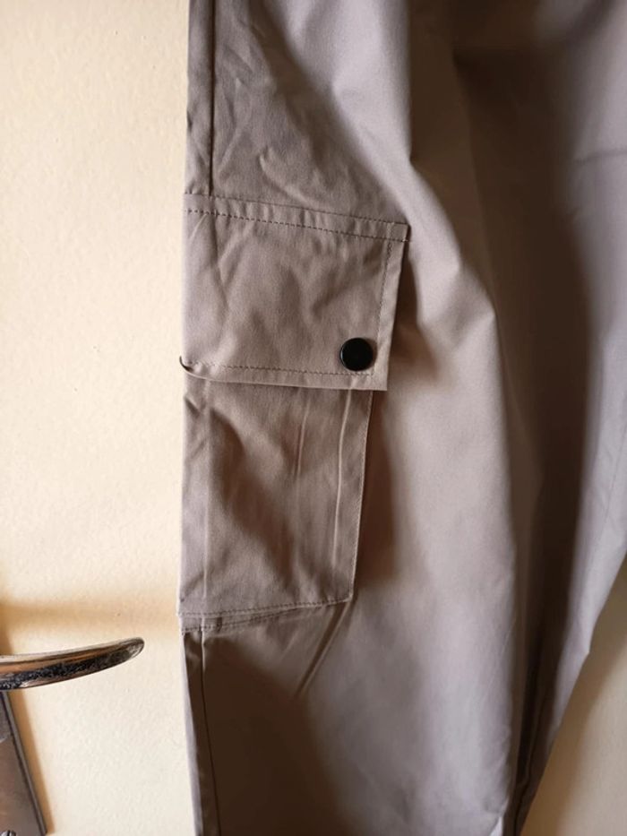 Pantalon cargo. Marque Miss bon . Fashion jeans. - photo numéro 4