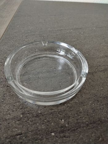Cendrier en verre Neuf