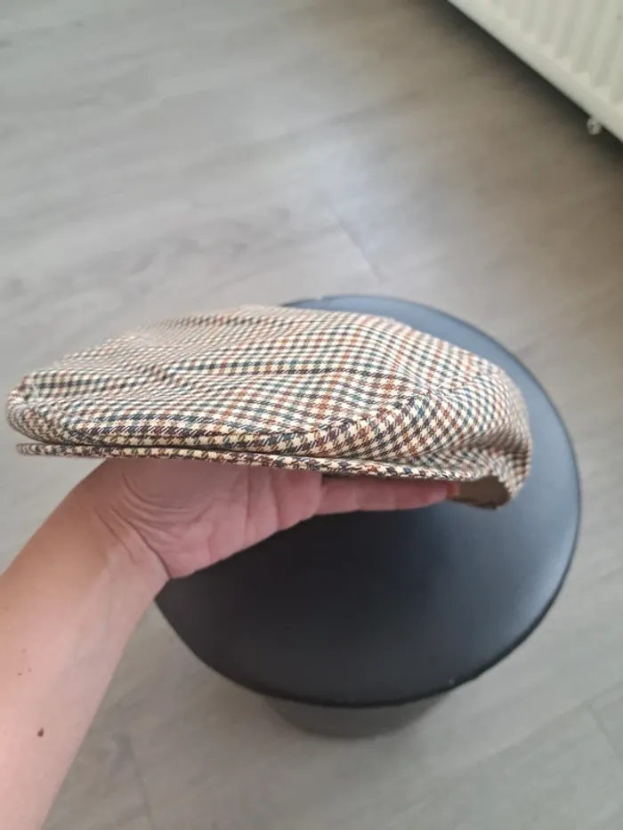 Casquette à carreaux beige - photo numéro 2
