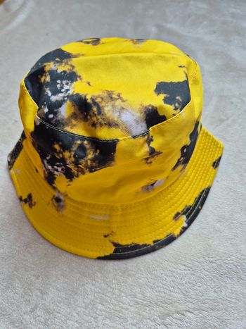 Bob réversible taille adulte jaune blanc noir