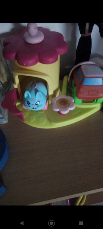 Maison animal planet Smoby avec une voiture chat