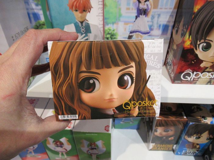 Harry Potter Q Posket Hermione 14cm - photo numéro 5