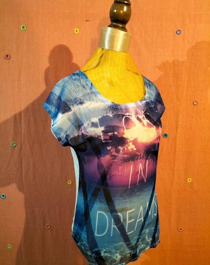 T-shirt taille S - photo numéro 2
