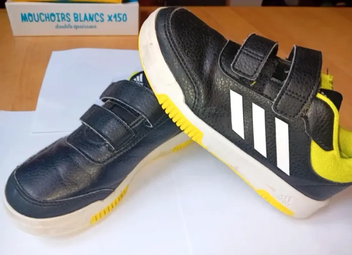 Chaussures/baskets adidas vert/jaune fluo à scratch garçon taille 32