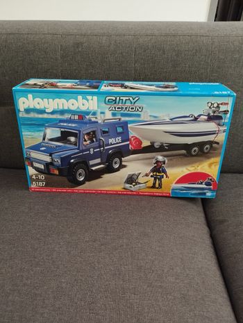 Camion fourgon de police et bateau vedette playmobil