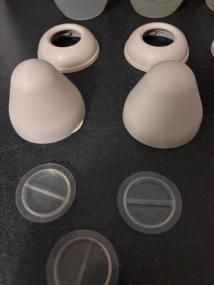 Lot biberon Élhée - photo numéro 4