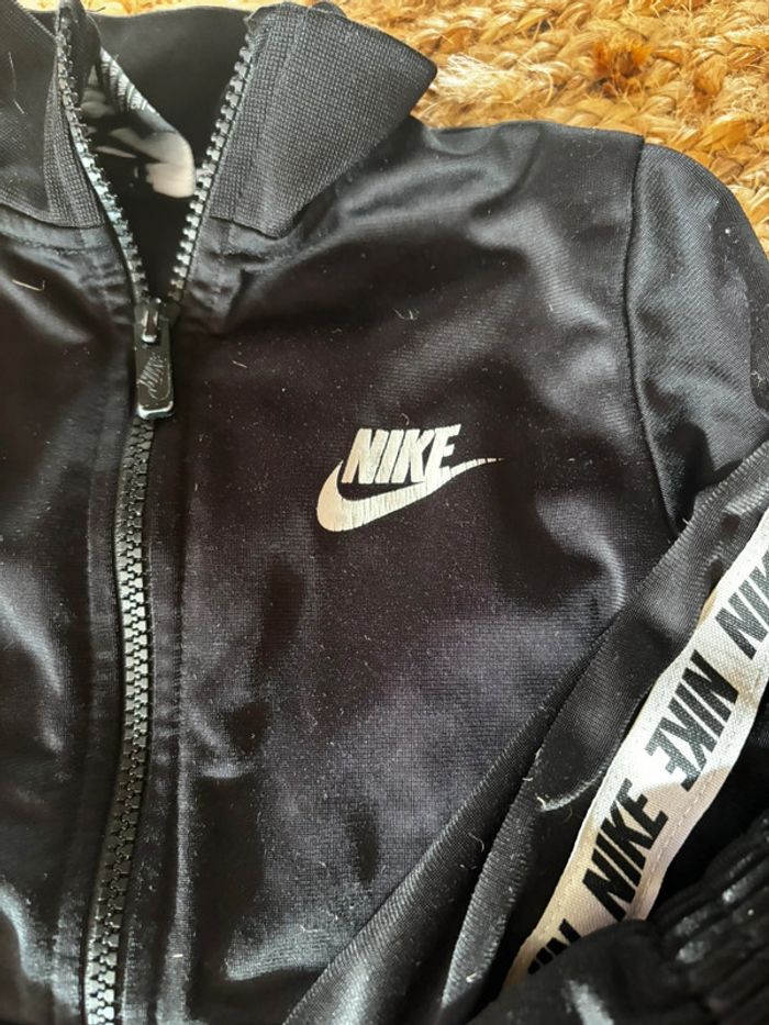 Survêtement Nike 3/4 ans - photo numéro 3