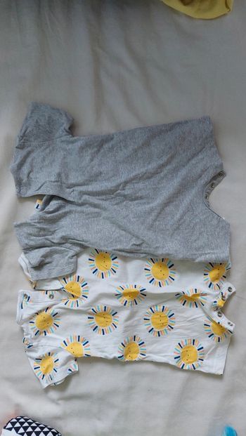 Lot de 2 combinaisons 6 mois