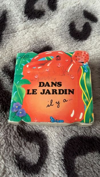 Dans la jardin il y a