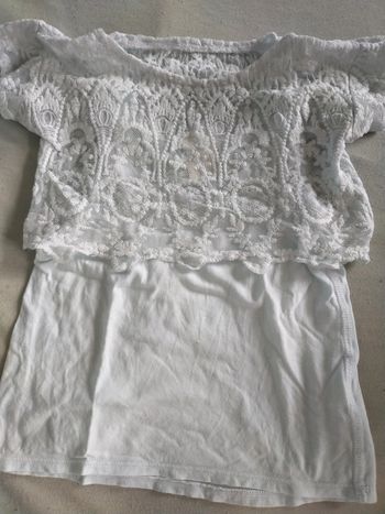 Joli petit haut blanc 2 ans