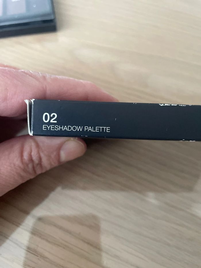 Lot de 2 palettes yeux Kiko + Revolution - photo numéro 12