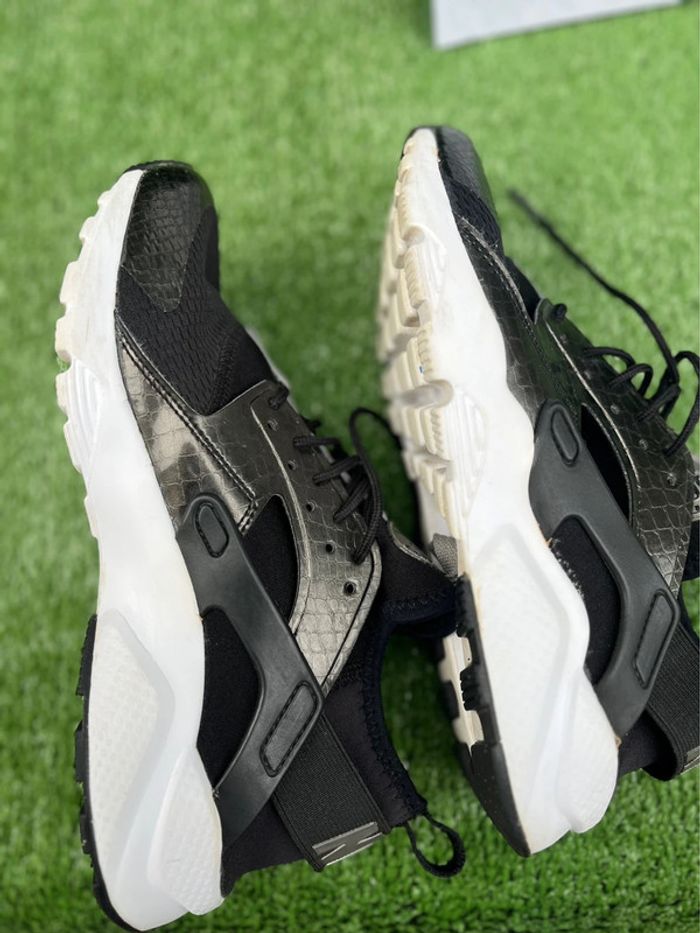 Nike air huarache run Nike Beebs