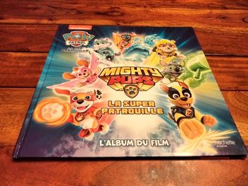 Grand livre paw patrol la super patrouille l'album du film hachette jeunesse