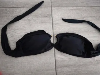 haut de maillot de bain noir neuf