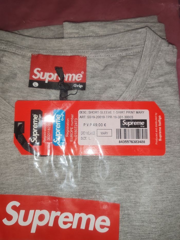 T-shirt supreme gris pour femme. - photo numéro 2