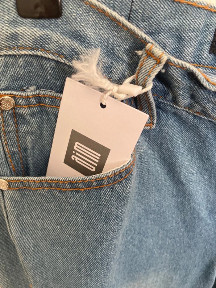 Jean bleu un trou 597 - photo numéro 4