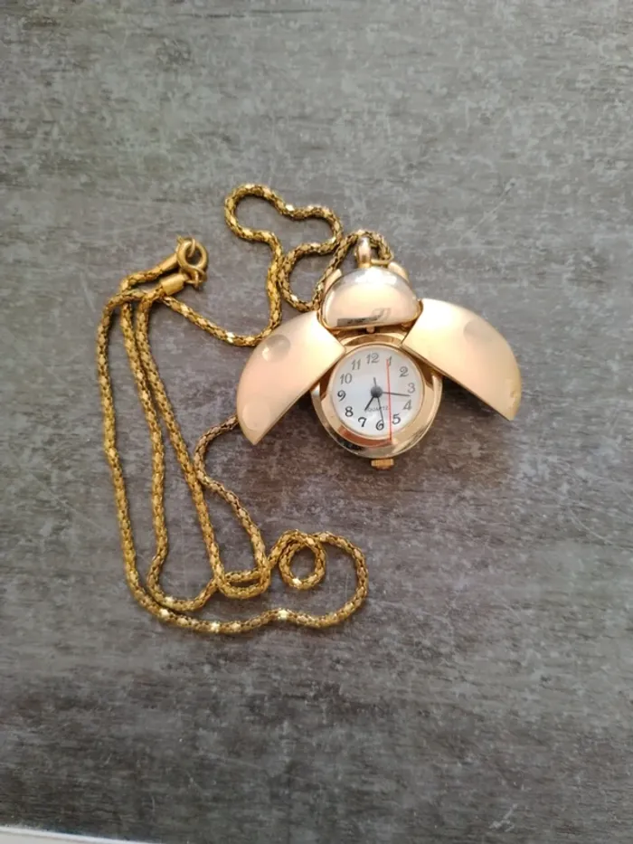 Collier Pendentif pendule