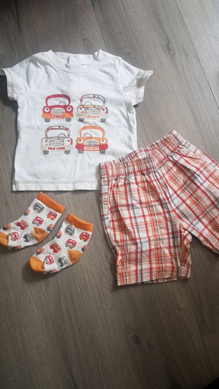 Ensemble orange été voitures tee-shirt bermuda short carreaux cahussettes 6 mois
