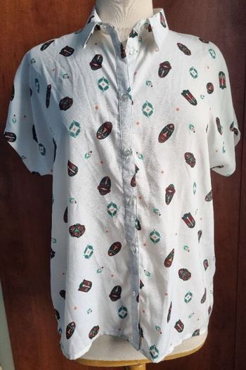 Chemise à motifs masques hawaïen Tiki 38