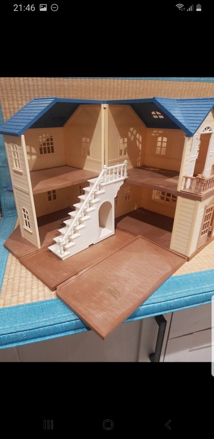 Grande maison et son abri voiture sylvanian families 5669 - photo numéro 7