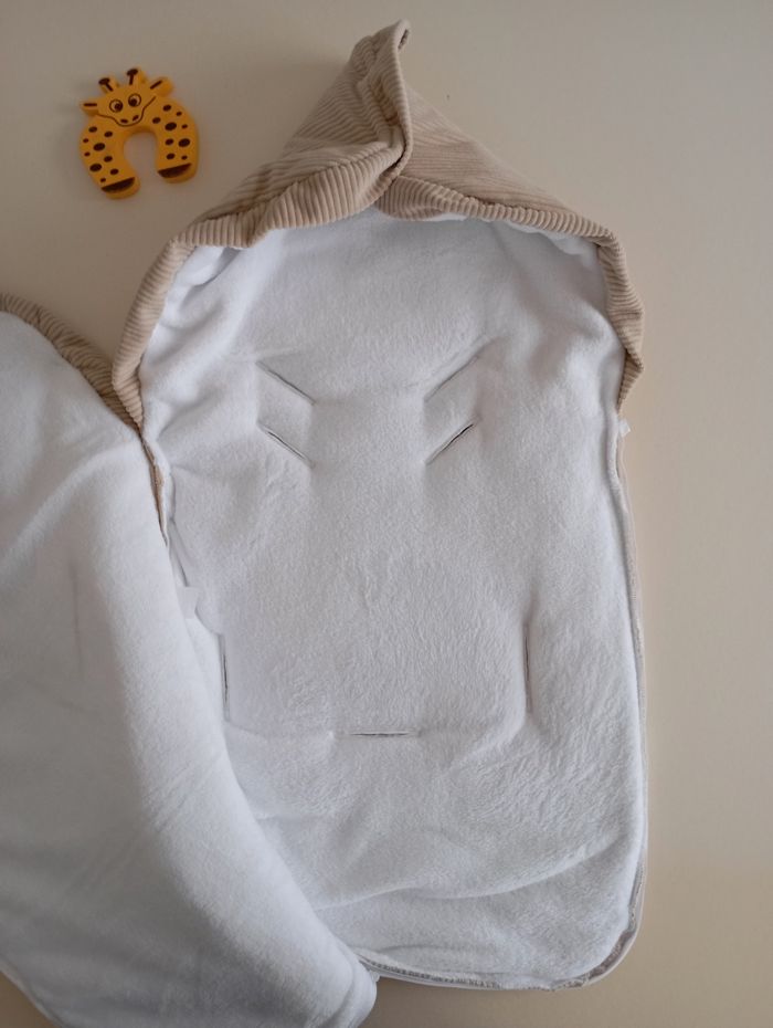 Nid d'ange bébé velours et polaire beige - photo numéro 2