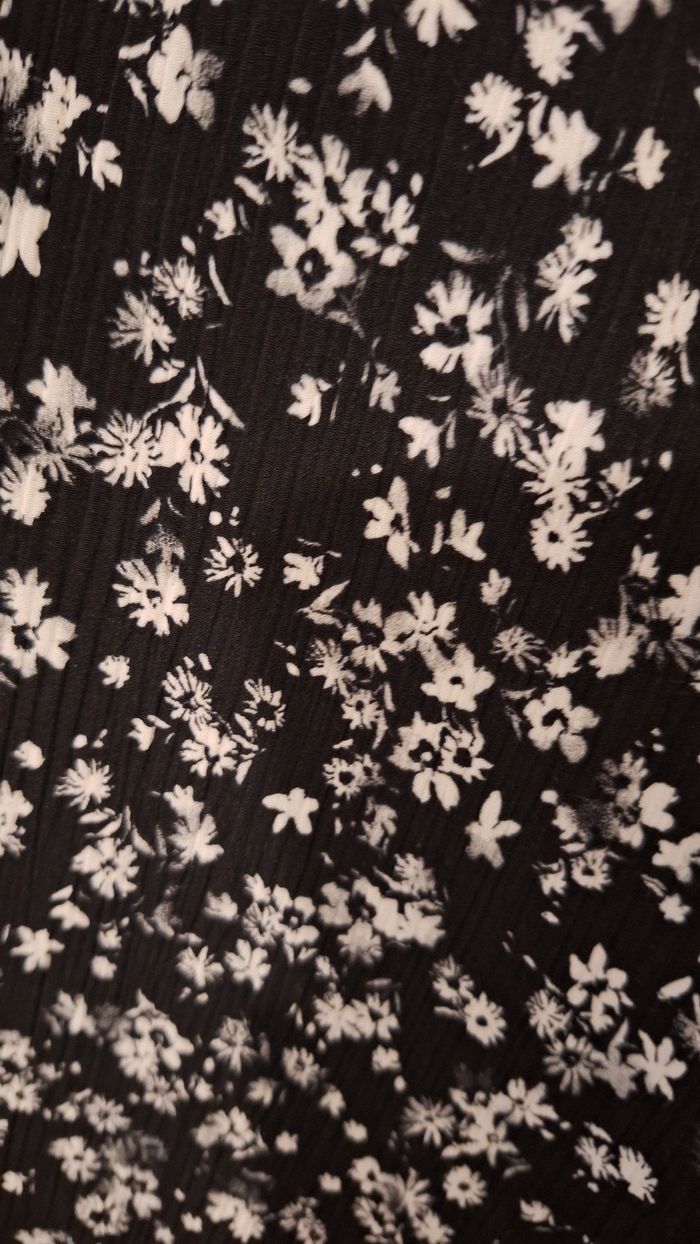 Robe longue imprimé fleuri et dentelle noir et blanc - photo numéro 8