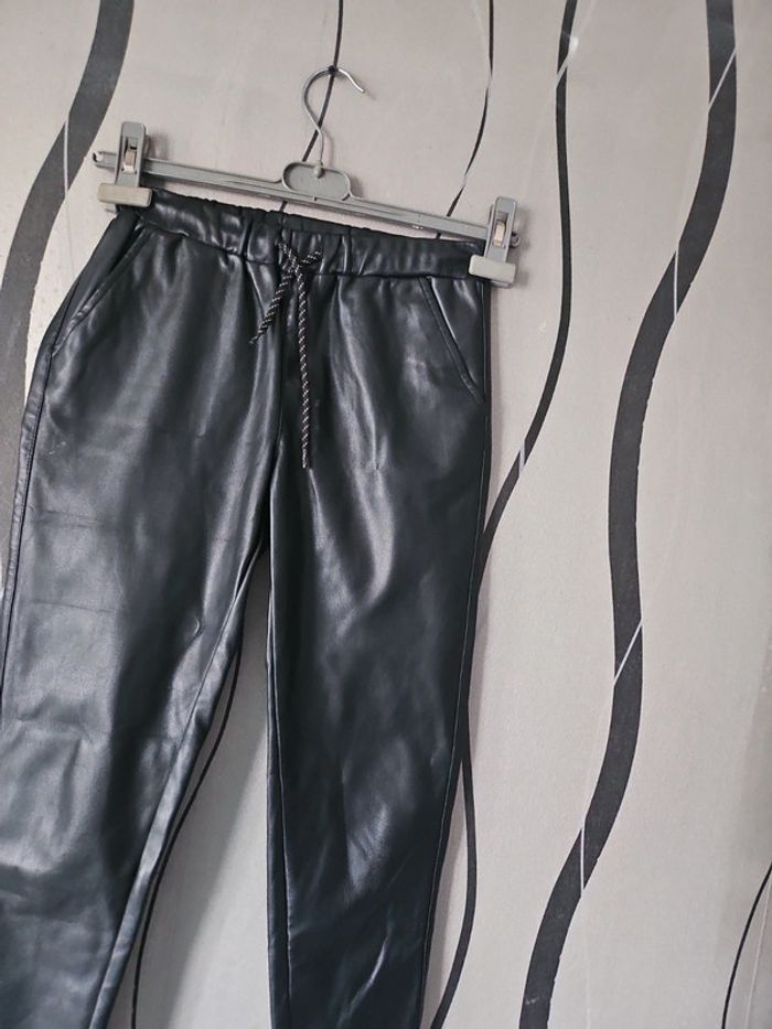Joli pantalon simili cuir fille - photo numéro 2