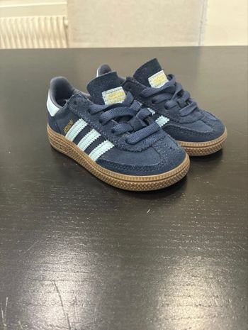 Adidas Spezial taille 22 