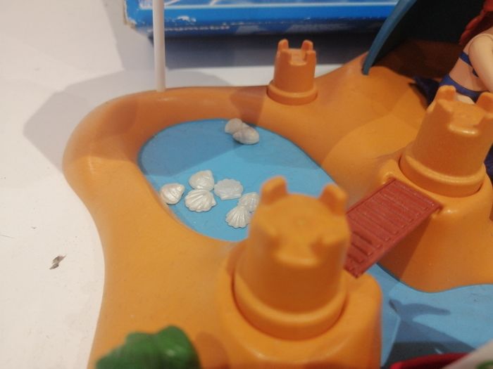 Famille playmobil à la plage - photo numéro 4