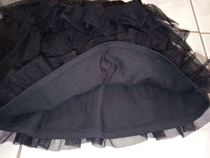Jupe noire brillante à volants 8 ans - photo numéro 2