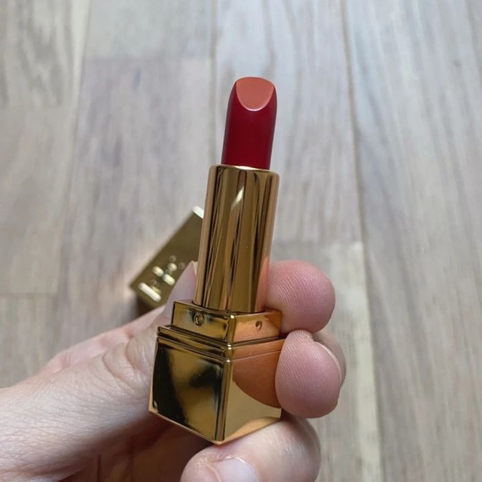Petit rouge à lèvres Yves Saint Laurent - photo numéro 2