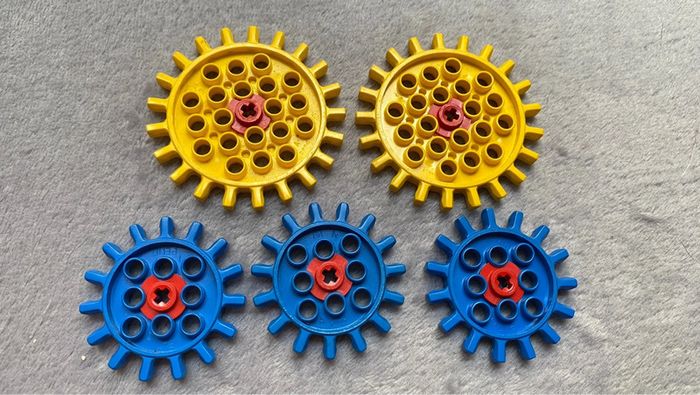 Lot de 5 roues lego Technic gear expert builder15 et 21 tooth with axel hole - photo numéro 7