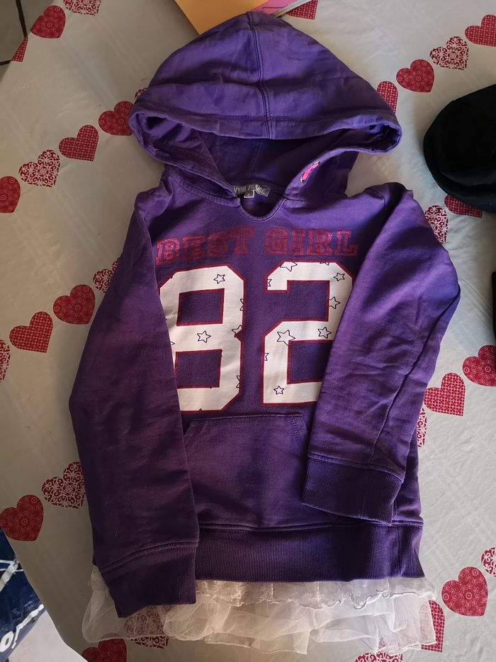 Lots de 6 tee-shirts manches longues plus un sweat à capuche plus une robe plusieurs marques taille 8ans - photo numéro 9