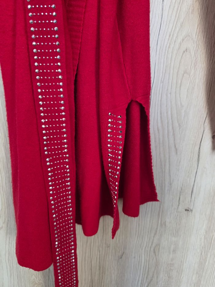 GILET FEMME ROUGE AVEC CEINTURE STRASS TAILLE UNIQUE D'UN 34/40 MARQUE MOOCCI - photo numéro 4