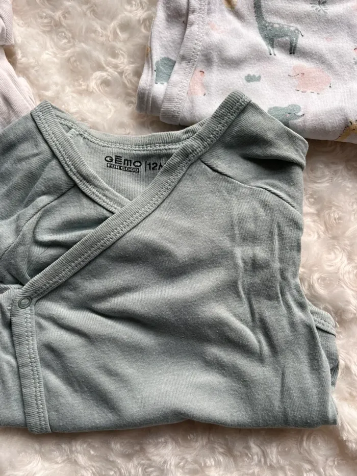 Lots de bodies 12 mois - photo numéro 3